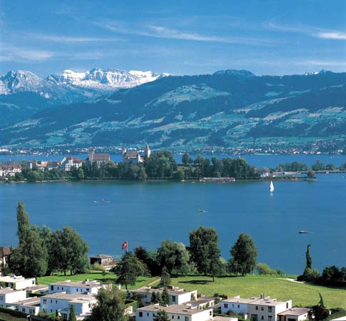 https://d3r8gwkgo0io6y.cloudfront.net/upload/Zurich Lake.jpg